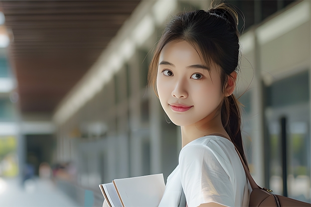 揭起刘海不好看的短发女生怎么照身份证件照